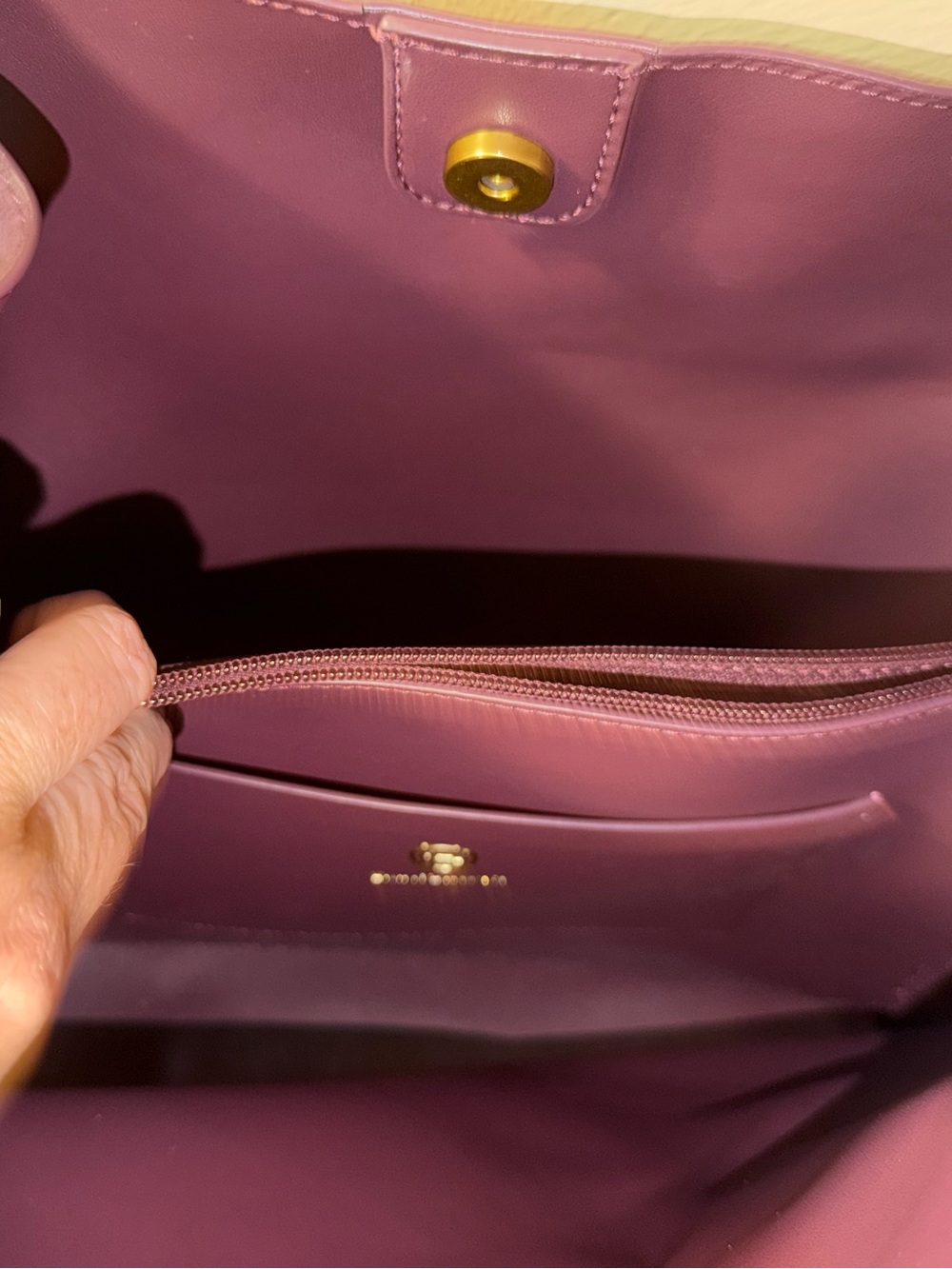 House of Harlow Suede Shoulder Bag in Deep Plum and matching cardholder wallet - Picture 11 of 14